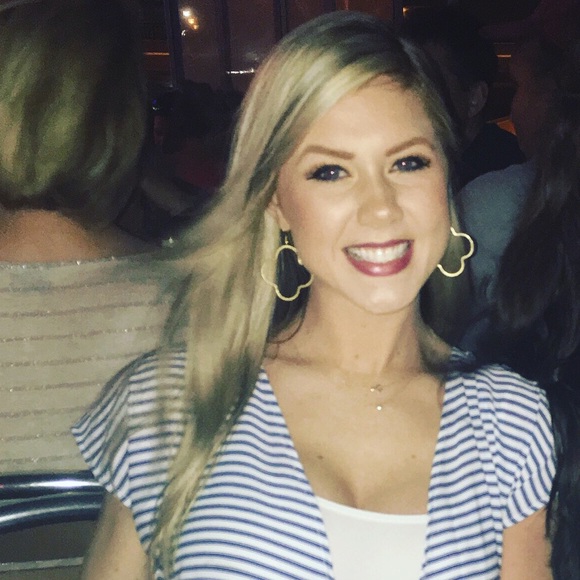 Meet your Posher, Raegan - Picture 1 of 1